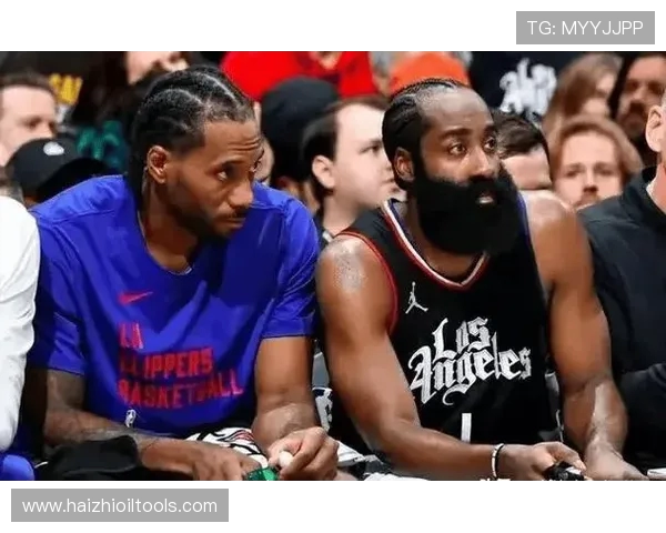 詹姆斯·哈登领衔火箭重建之路 聚焦其突破性表现与未来发展潜力 詹姆斯·哈登领衔火箭重建之路 聚焦其突破性表现与未来发展潜力