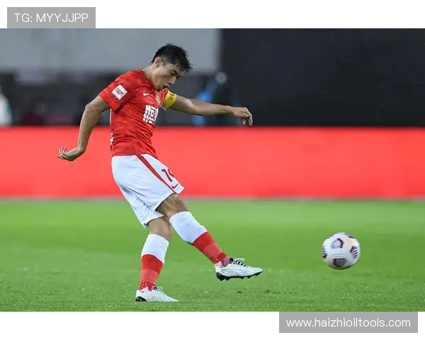 深圳足球队防反战术解析：深度剖析其成功背后的秘密与策略