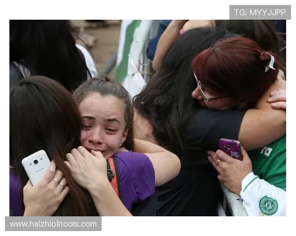 北京与天津球迷激情对抗赛揭幕球场内外的热血与友谊交织